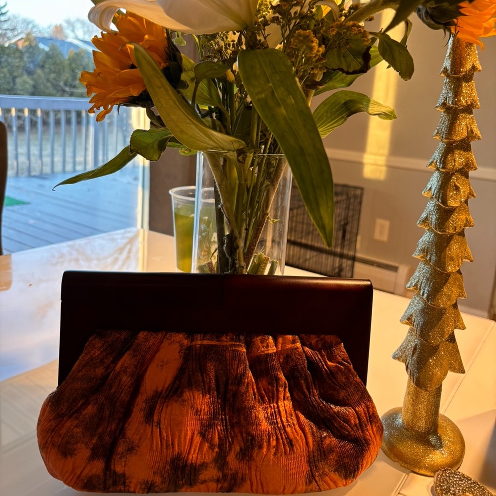 Vibrant Orange 🍊 🍊&Brown Pleated Clutch